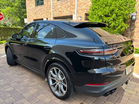 Used 2020 Porsche Cayenne S Coupe AWD/4WD image 7