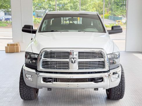 Used 2011 RAM 2500 4x4 Crew Cab image 2