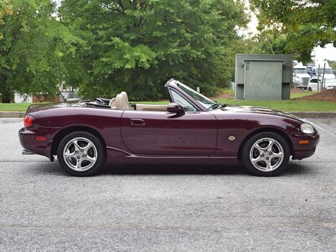 Used 2000 MAZDA MX-5 Miata Special Edition image 5