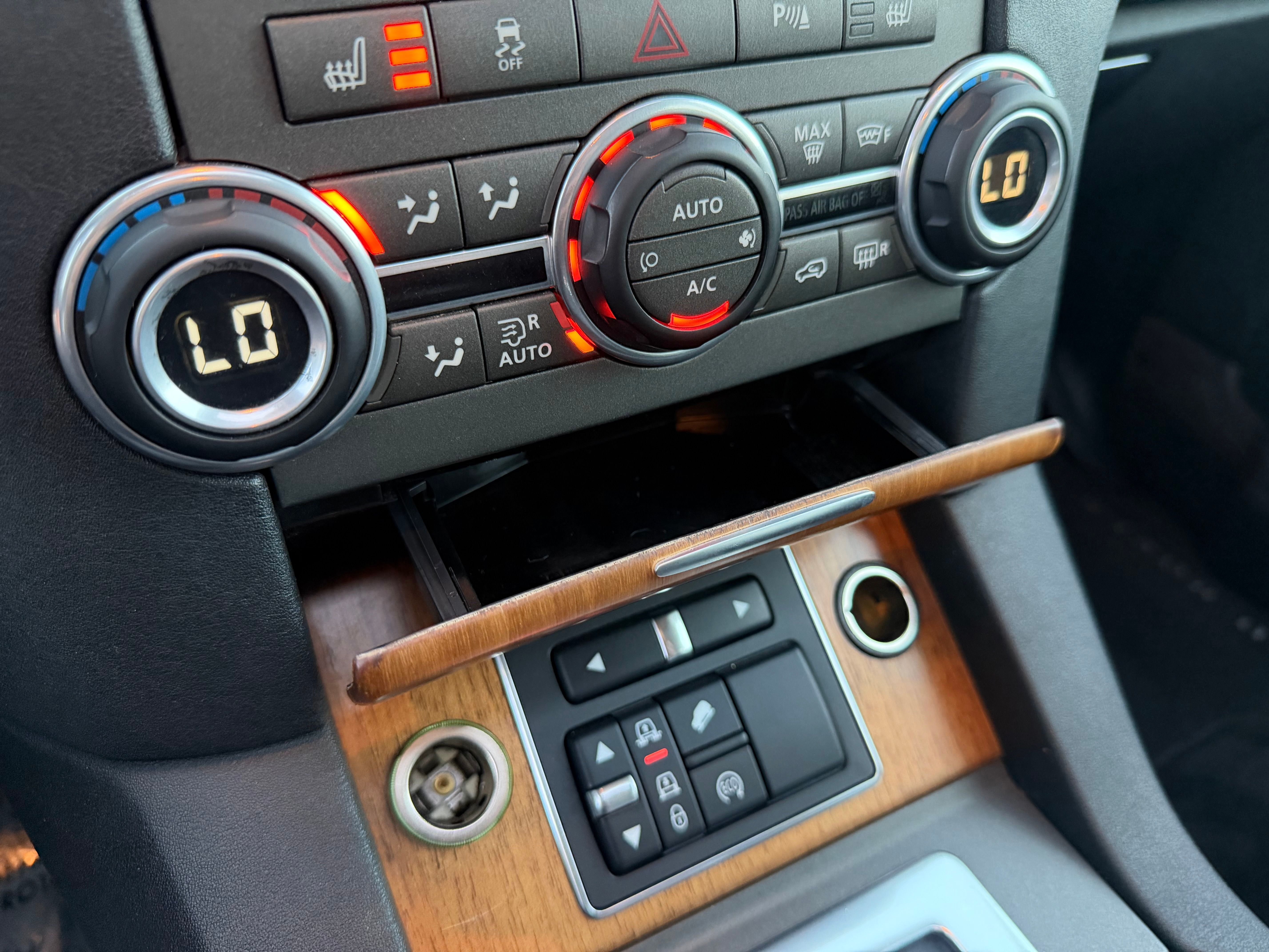 Used 2016 Land Rover LR4 HSE AWD/4WD image 10