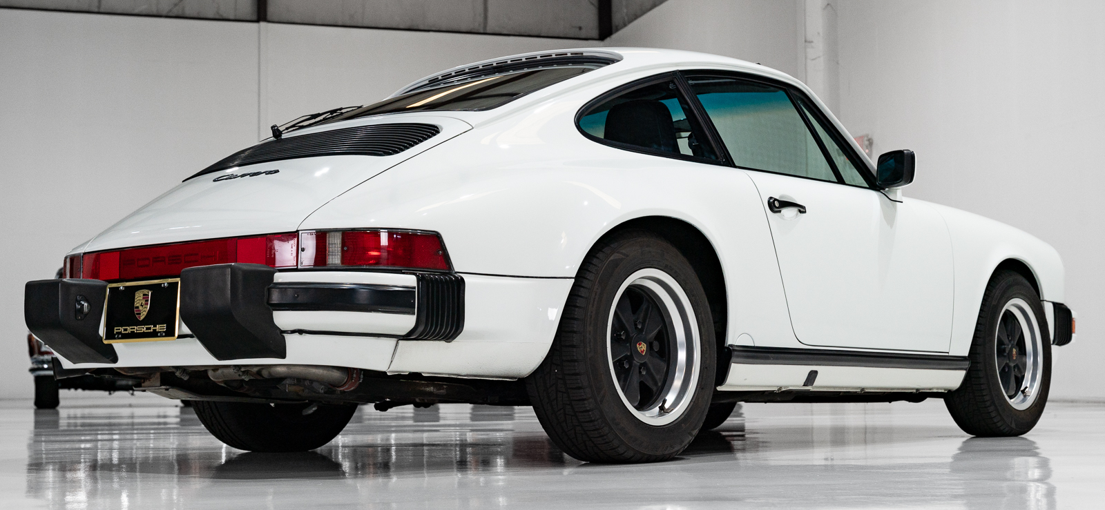 Used 1987 Porsche 911 Carrera Coupe RWD image 32