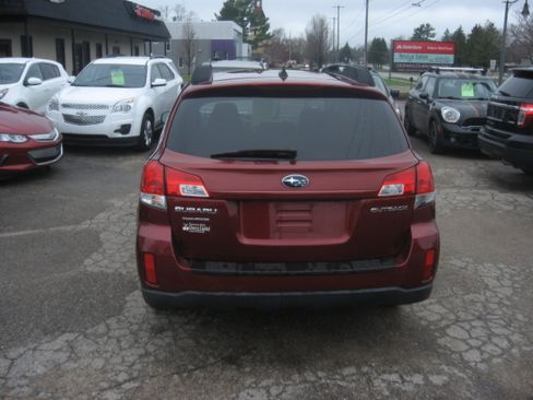 Used 2011 Subaru Outback 2.5i Limited image 5