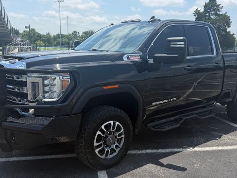Used 2021 GMC Sierra 2500 4x4 Double Cab SLE image 1