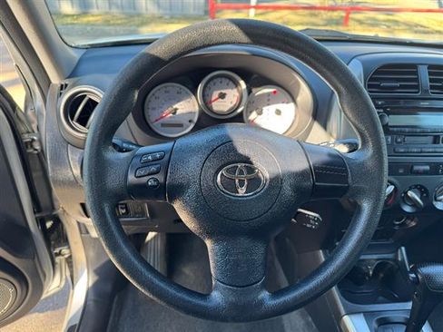 Used 2005 Toyota RAV4 image 11