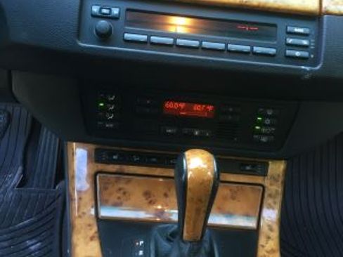 Used 2001 BMW X5 3.0i image 9