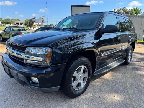 Used 2002 Chevrolet TrailBlazer 2WD LT image 1