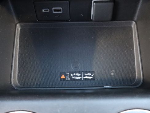 Used 2021 Chevrolet Suburban Premier image 26