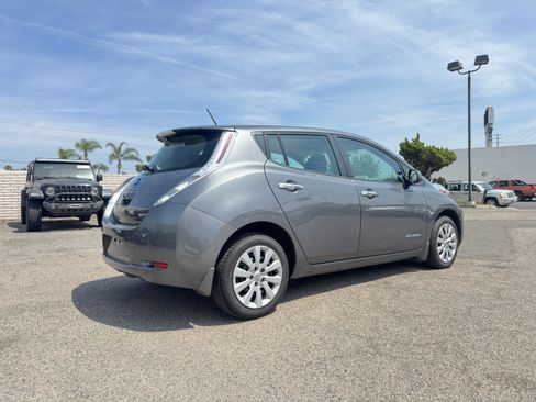 Used 2017 Nissan Leaf S image 10