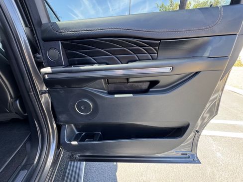 Used 2020 Ford Expedition Max 4WD Platinum image 23