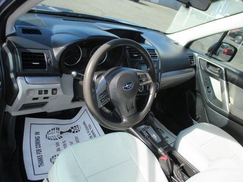 Used 2015 Subaru Forester 2.5i Premium Sport Utility 4D AWD/4WD image 5