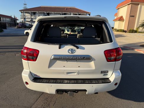 Used 2014 Toyota Sequoia Platinum image 7