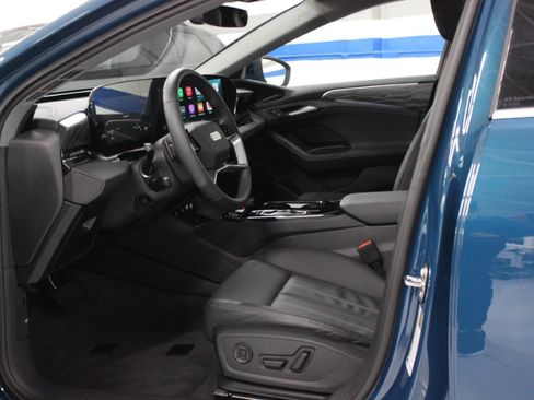 Used 2025 Audi A6 e-tron Premium image 17