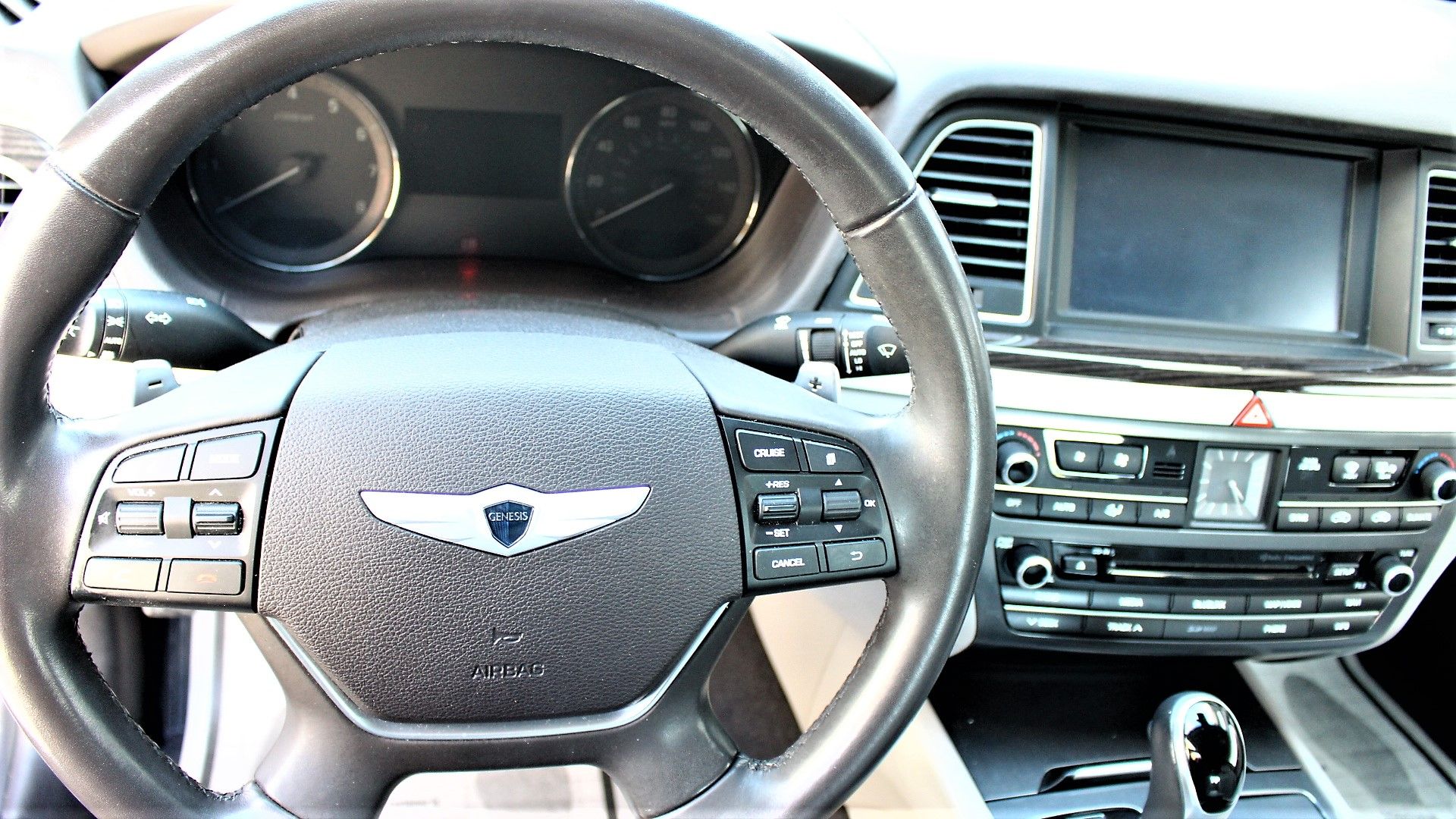 Used 2015 Hyundai Genesis 3.8 2 wheel drive image 29