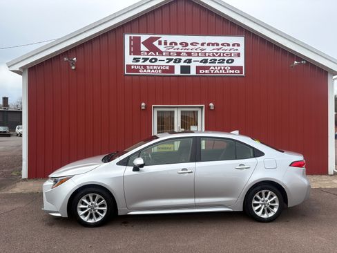 Used 2020 Toyota Corolla LE image 1