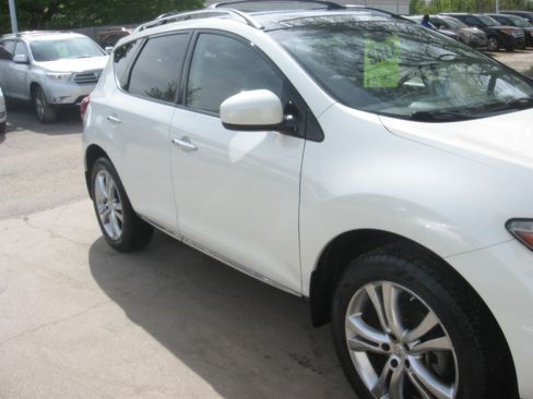 Used 2011 Nissan Murano AWD image 3