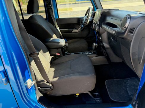Used 2016 Jeep Wrangler Unlimited Sport image 8