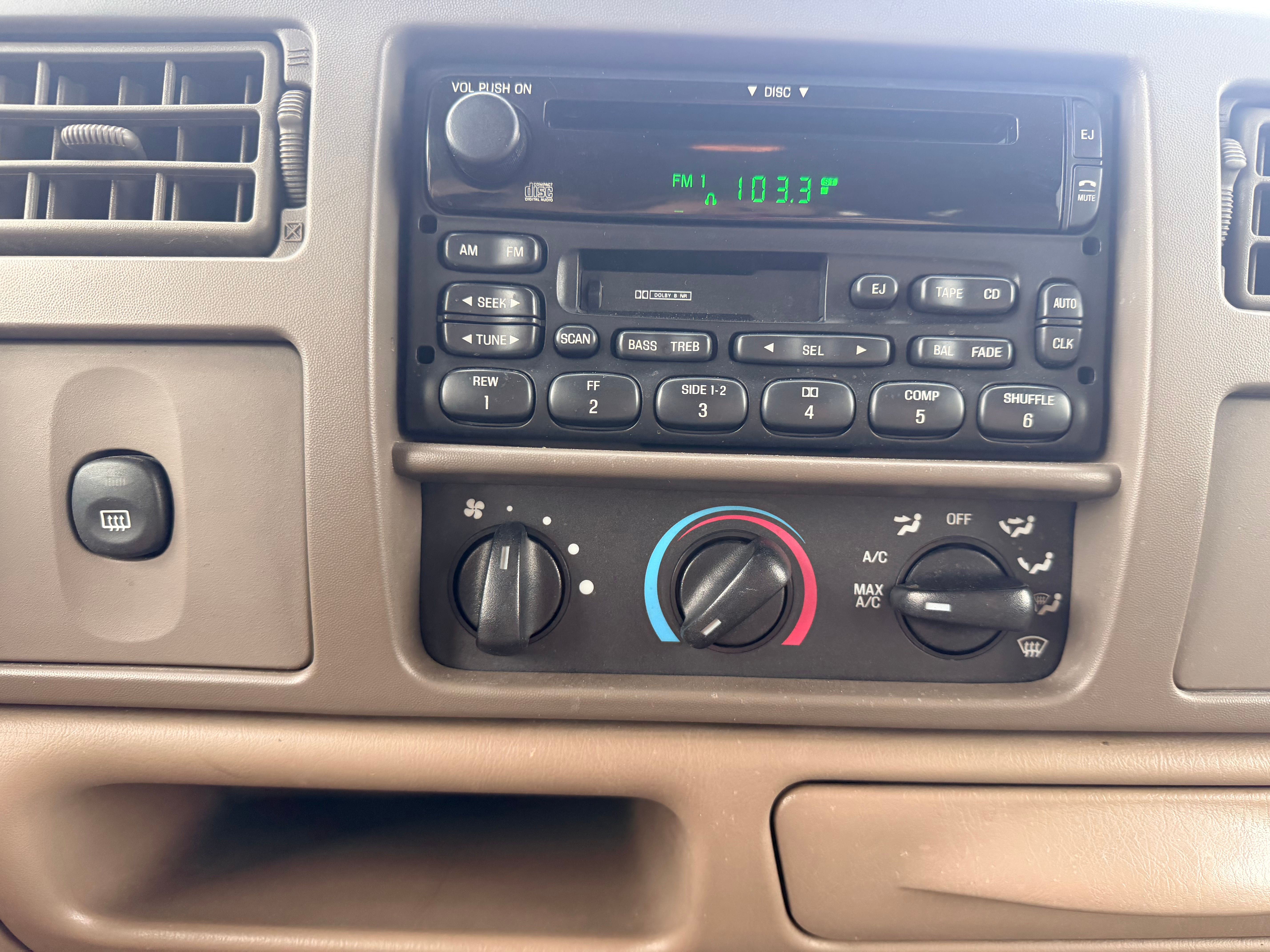 Used 2000 Ford Excursion 2WD XLT image 11