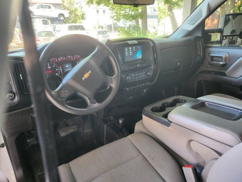 Used 2018 Chevrolet Silverado 2500 W/T image 10