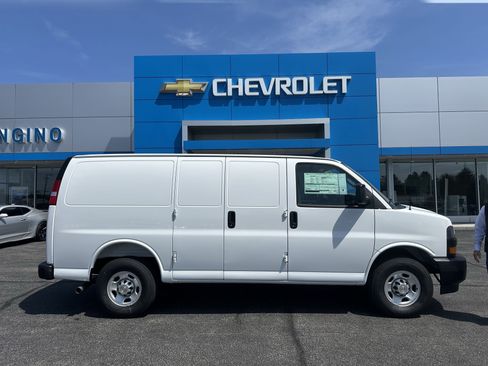 New 2025 Chevrolet Express 3500 RWD image 1