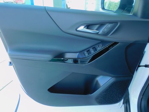 New 2026 Chevrolet Equinox LT image 15