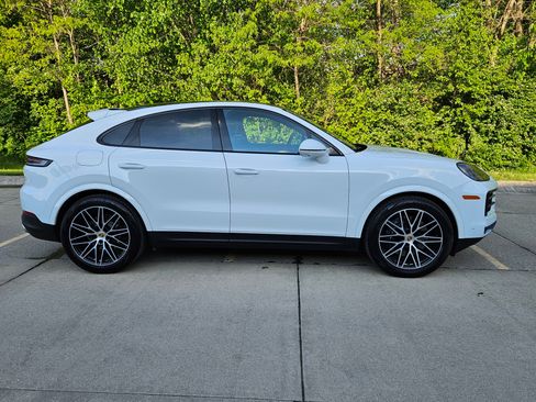 Used 2024 Porsche Cayenne image 5