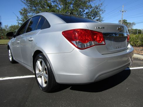 Used 2015 Chevrolet Cruze LT image 3