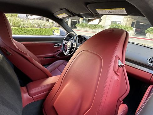 Used 2024 Porsche 718 Cayman GTS image 38