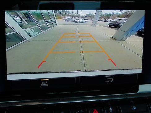 Used 2025 Chevrolet Silverado 1500 LT image 3