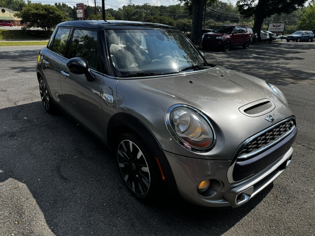 Used 2017 MINI Cooper S 4-Door Hardtop FWD image 7
