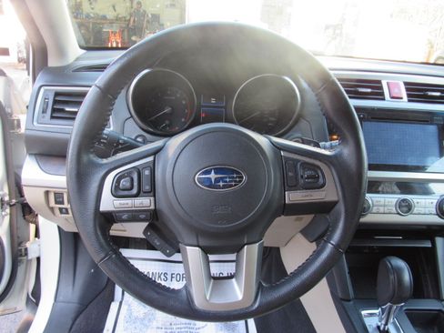 Used 2017 Subaru Outback 2.5i Limited image 17