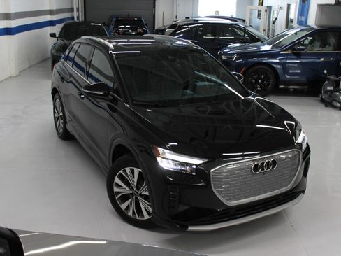 Used 2023 Audi Q4 e-tron Premium RWD image 13
