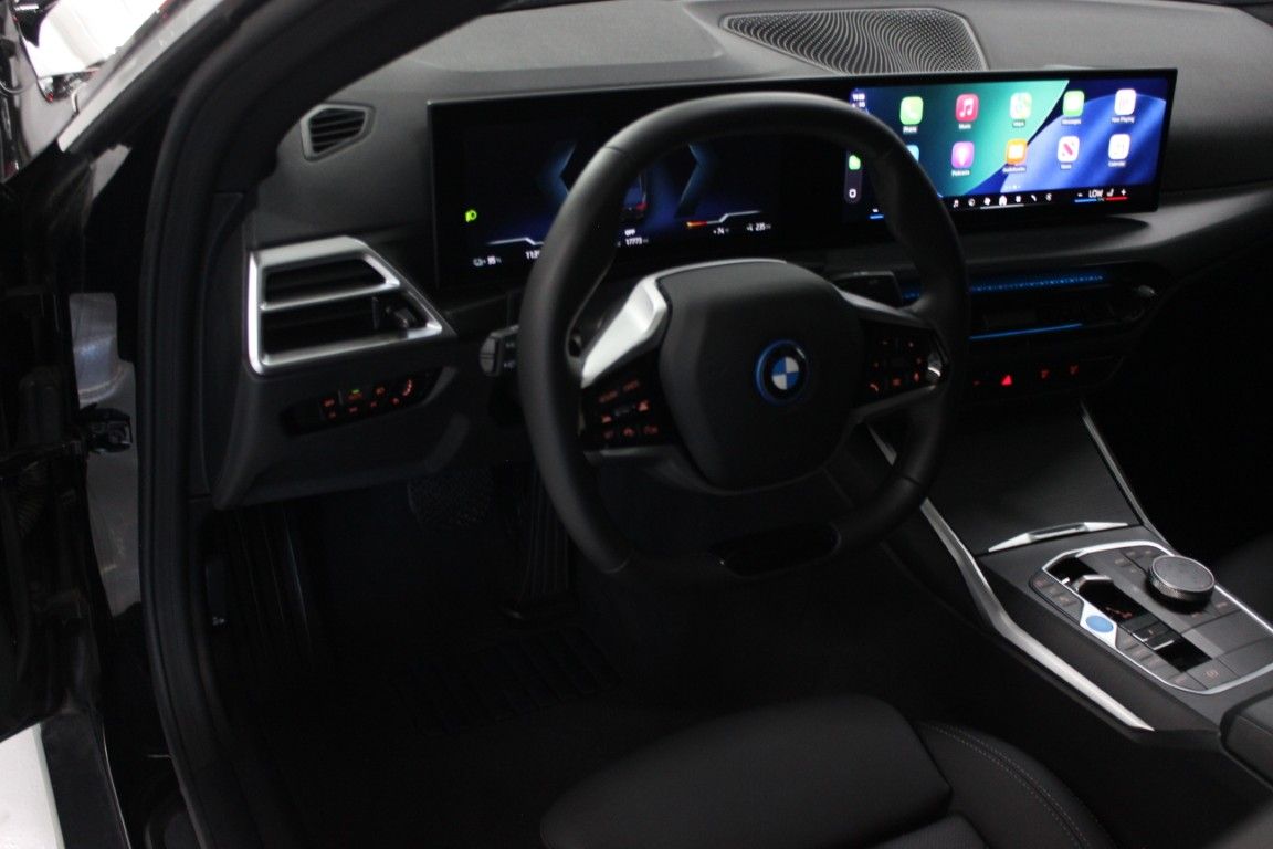 Used 2025 BMW i4 eDrive40 RWD image 15