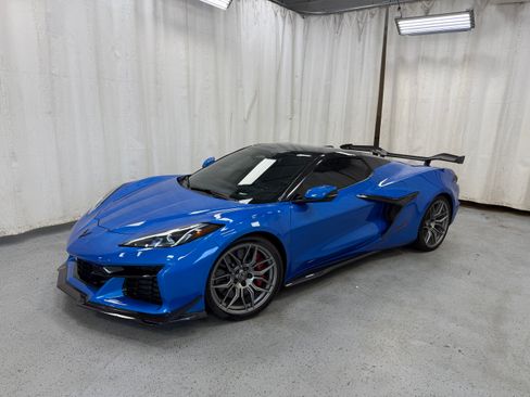 Used 2026 Chevrolet Corvette Z06 Convertible w/ 3LZ RWD image 1