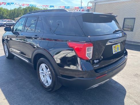 Used 2024 Ford Explorer 4WD XLT image 13
