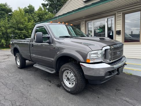 Used 2004 Ford F250 4x4 Regular Cab Super Duty image 2