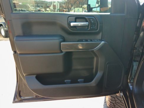 Used 2022 GMC Sierra 2500 AT4 image 46