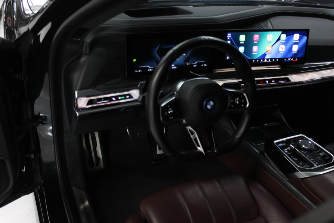 Used 2024 BMW i7 eDrive50 RWD image 18