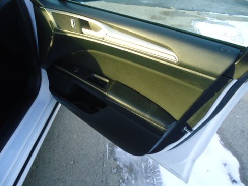 Used 2018 Ford Fusion SE image 7