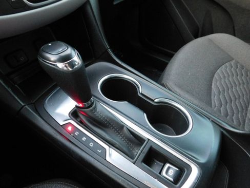 Used 2019 Chevrolet Equinox LS image 19