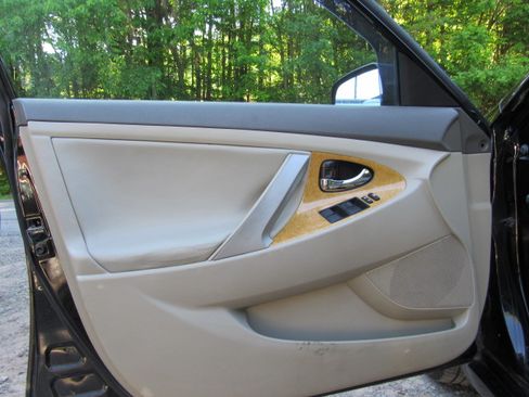 Used 2007 Toyota Camry V6 FWD image 14