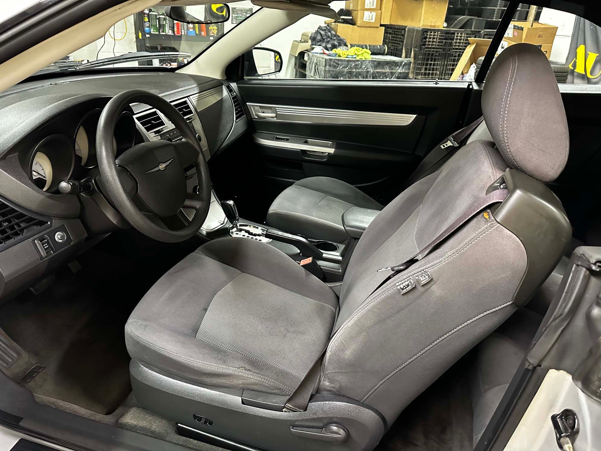 Used 2009 Chrysler Sebring LX FWD image 4