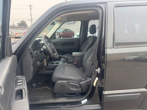 Used 2012 Jeep Liberty Sport image 15