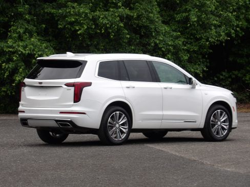 Used 2022 Cadillac XT6 AWD Premium Luxury image 9