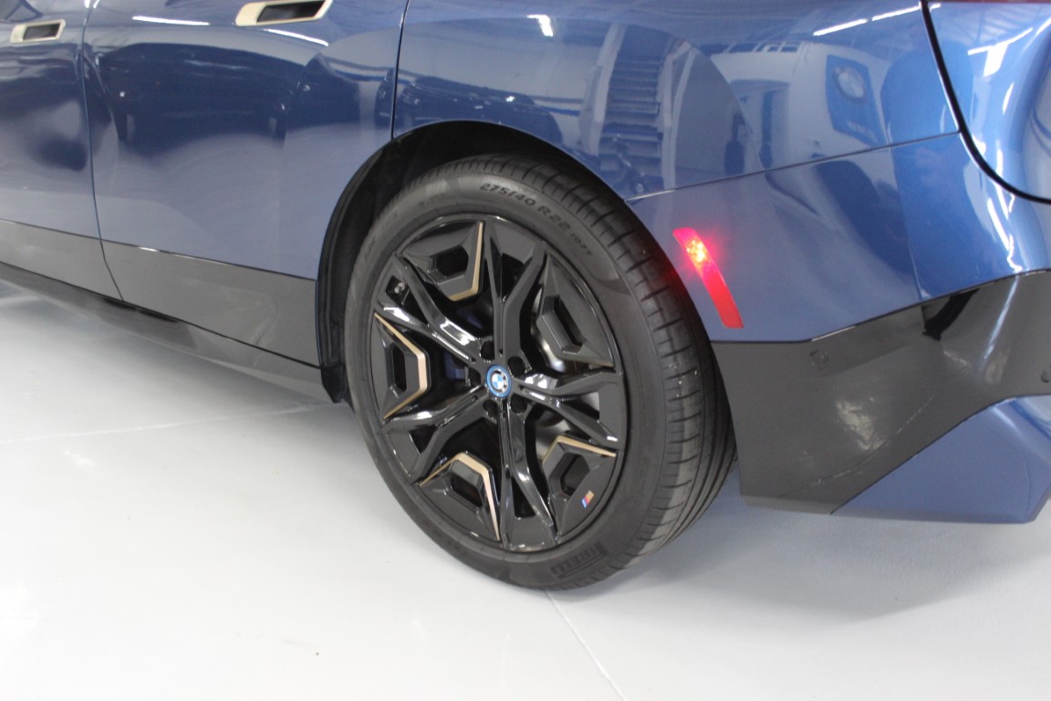 Used 2024 BMW iX M60 AWD/4WD image 12