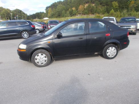 Used 2004 Chevrolet Aveo Sedan FWD image 1