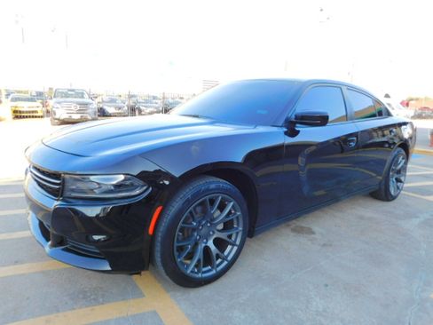 Used 2022 Dodge Charger SXT image 4