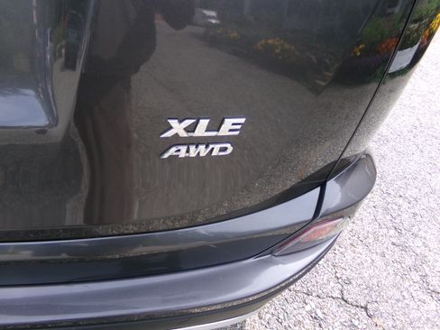 Used 2016 Toyota RAV4 XLE image 7