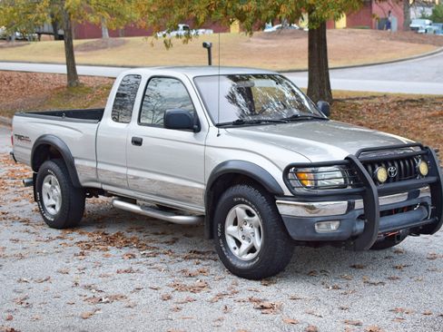 Used 2003 Toyota Tacoma SR5 image 4