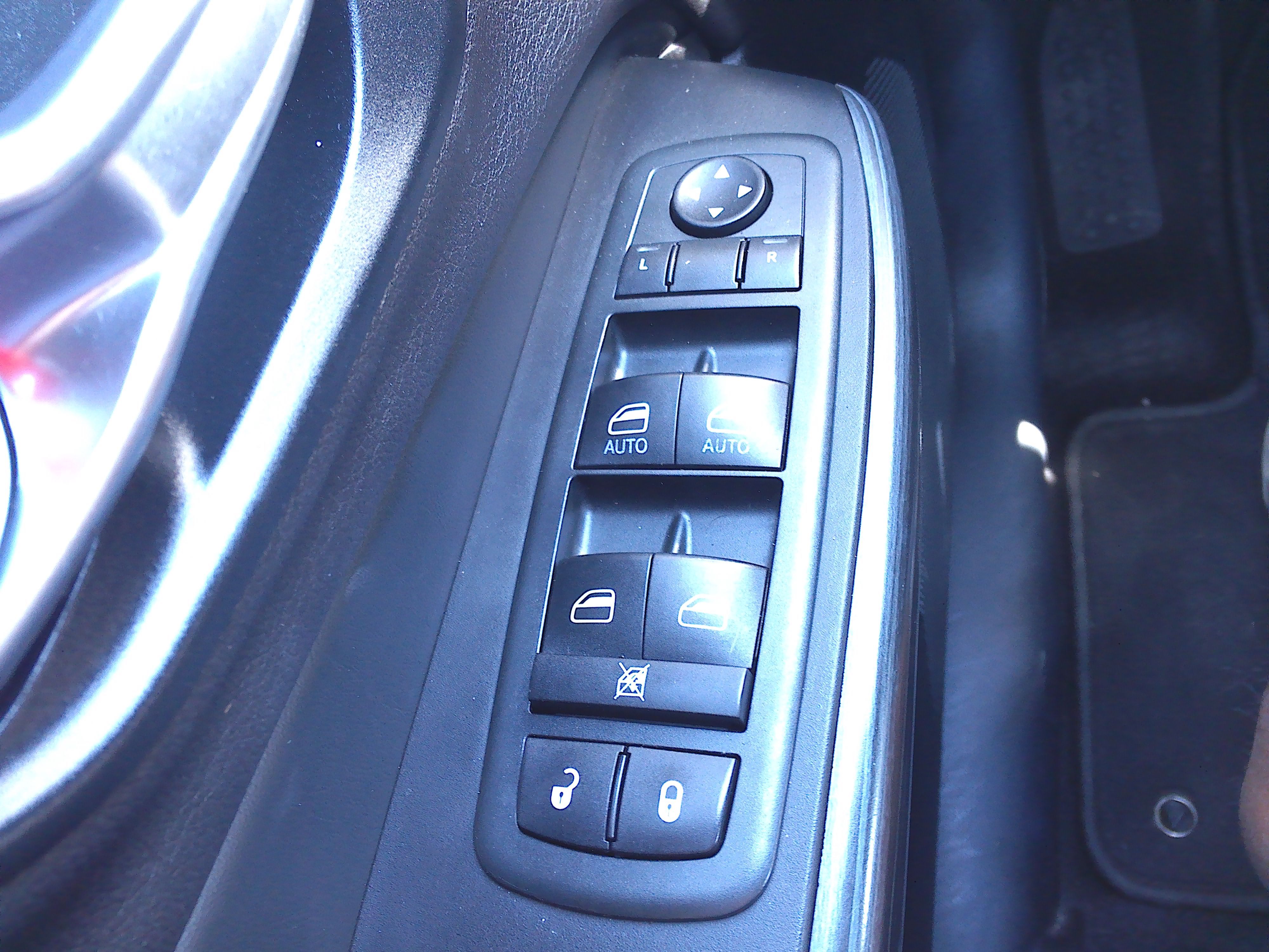 Used 2014 Jeep Cherokee Limited FWD image 24