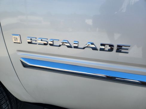 Used 2009 Cadillac Escalade 2WD Platinum image 11